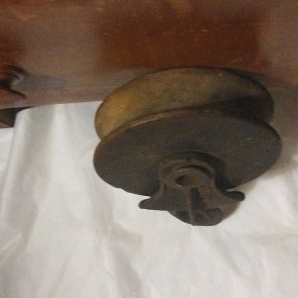 Antique barn pulley - Picture 3 of 5